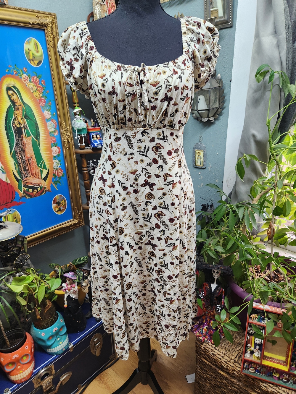 Ivory Floral Puff-Sleeve Midi Dress